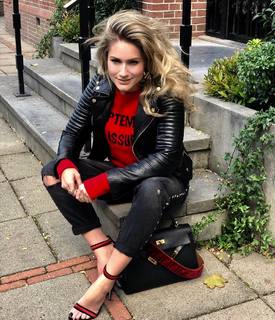 Nikkie Plessen feet photo thumbnail