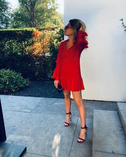 Nikkie Plessen feet photo thumbnail