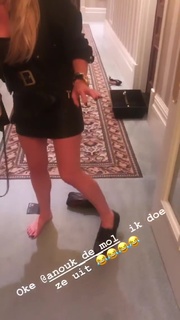 Nikkie Plessen feet photo thumbnail