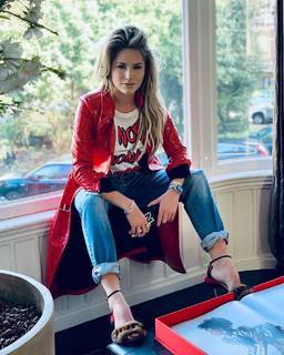 Nikkie Plessen feet photo thumbnail
