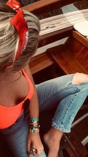Nikkie Plessen feet photo thumbnail