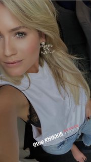 Nikkie Plessen feet photo thumbnail