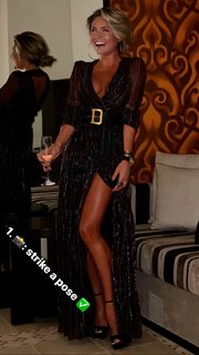 Nikkie Plessen feet photo thumbnail