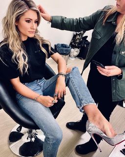 Nikkie Plessen feet photo thumbnail