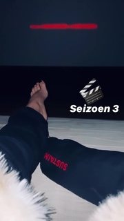 Nikkie Plessen feet photo thumbnail