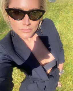 Nikkie Plessen feet photo thumbnail