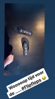 Nikkie Plessen feet photo thumbnail