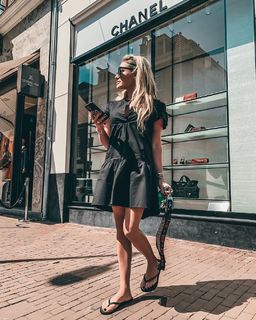 Nikkie Plessen feet photo thumbnail