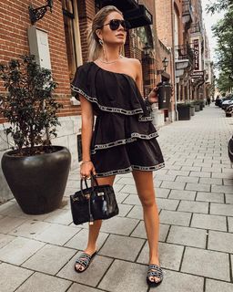 Nikkie Plessen feet photo thumbnail