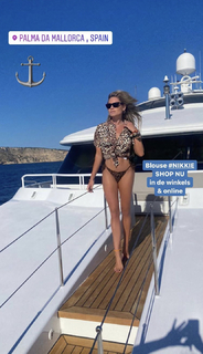 Nikkie Plessen feet photo thumbnail
