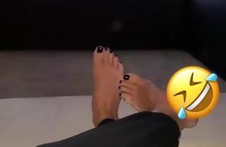 Nikkie Plessen feet photo thumbnail