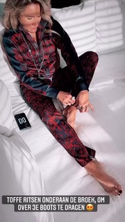 Nikkie Plessen feet photo thumbnail