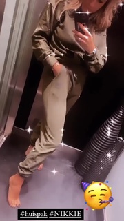 Nikkie Plessen feet photo thumbnail