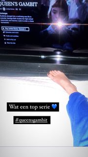 Nikkie Plessen feet photo thumbnail