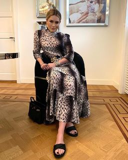 Nikkie Plessen feet photo thumbnail