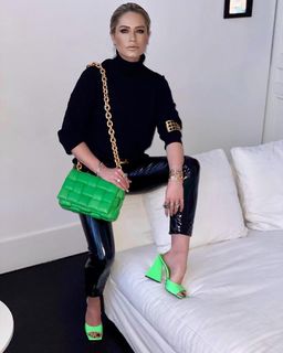 Nikkie Plessen feet photo thumbnail