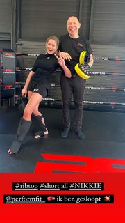Nikkie Plessen feet photo thumbnail