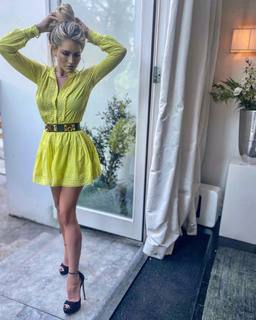 Nikkie Plessen feet photo thumbnail