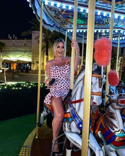 Nikkie Plessen feet photo thumbnail