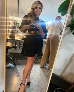 Nikkie Plessen feet photo thumbnail