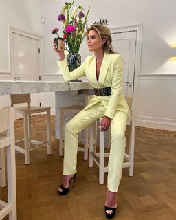 Nikkie Plessen feet photo thumbnail