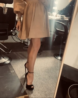 Nikkie Plessen feet photo thumbnail