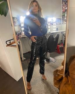 Nikkie Plessen feet photo thumbnail