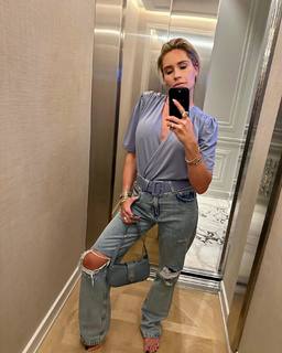 Nikkie Plessen feet photo thumbnail
