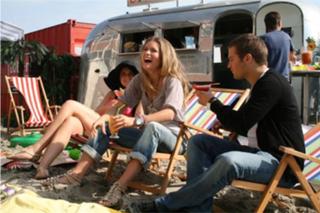 Nikkie Plessen feet photo thumbnail