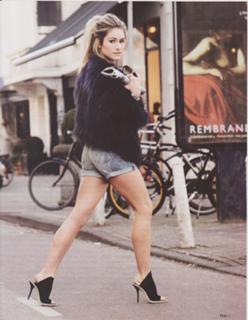 Nikkie Plessen feet photo thumbnail