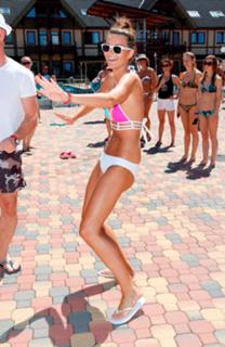 Nikol Svantnerová feet photo 8