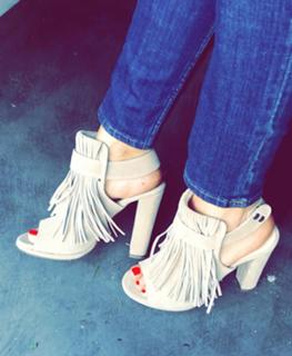 Nikoletta Ralli feet photo thumbnail