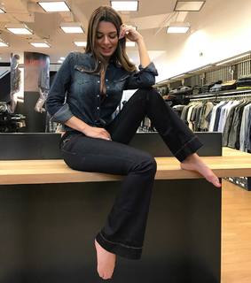 Nikoletta Ralli feet photo thumbnail