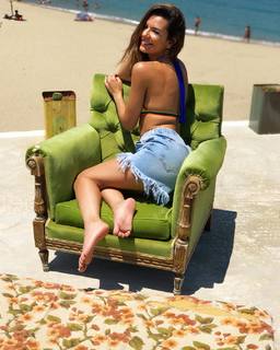 Nikoletta Ralli feet photo thumbnail