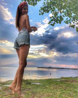 Nikoletta Ralli feet photo thumbnail