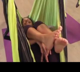 Nikoletta Ralli feet photo thumbnail