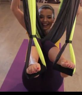 Nikoletta Ralli feet photo thumbnail