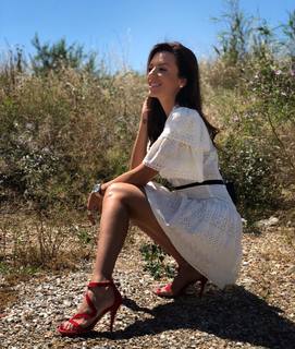 Nikoletta Ralli feet photo thumbnail