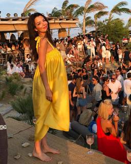 Nikoletta Ralli feet photo thumbnail