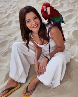 Nikoletta Ralli feet photo thumbnail