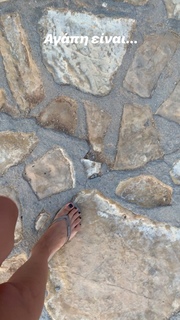 Nikoletta Ralli feet photo thumbnail