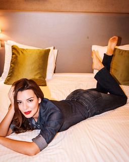 Nikoletta Ralli feet photo thumbnail