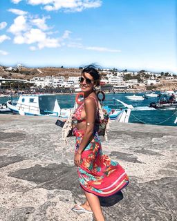 Nikoletta Ralli feet photo thumbnail