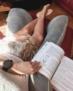 Nikoletta Ralli feet photo thumbnail