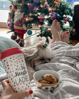 Nikoletta Ralli feet photo thumbnail