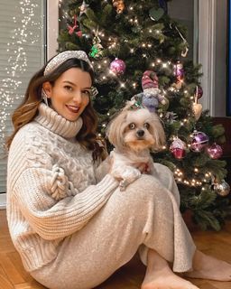 Nikoletta Ralli feet photo thumbnail