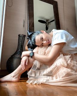 Nikoletta Ralli feet photo thumbnail