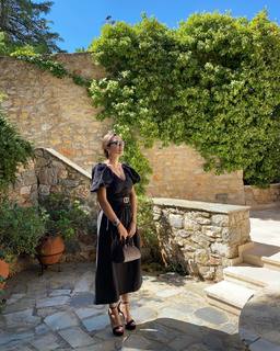 Nikoletta Ralli feet photo thumbnail