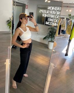 Nikoletta Ralli feet photo thumbnail