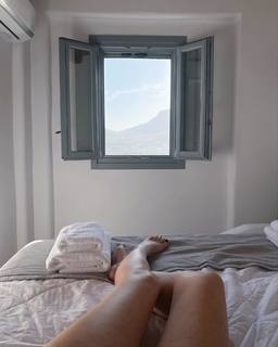 Nikoletta Ralli feet photo thumbnail